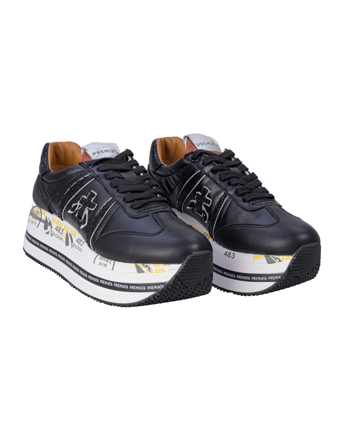 shop PREMIATA Saldi Scarpe: Premiata Sneakers Beth con tomaia interamente in pelle pregiata nera.
Fondo platform personalizzato dalla serigrafia logata Premiata.
Altezza Suola 5,5 cm.
Fusbet Interno 25 cm.
Suola: 75% EVA 5% TPU 20% Gomma.
Tomaia: 5% Pelle di vitello 95% Pelle di agnello.
Fodera: 100% Pelle di capra.
Fabbricato in Vietnam.. BETH-6045 number 7909663
